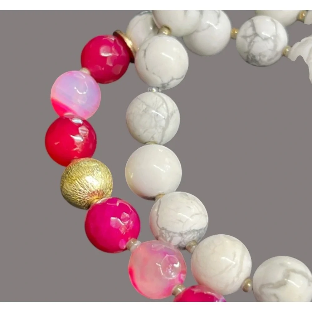 BEADED NECKLACE White/Gray Howlite Beads HOT PINK AGATE Tassel Pendant GOLD TONE